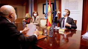 La vicepresidenta del Gobierno, Carmen Calvo, junto al presidente de la Xunta de Galicia, Alberto Núñez Feijóo.