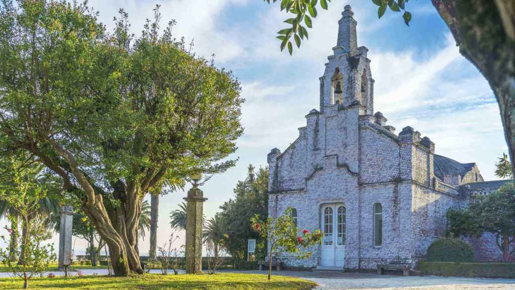 La única capilla en el mundo cubierta por conchas de vieira está en A Toxa