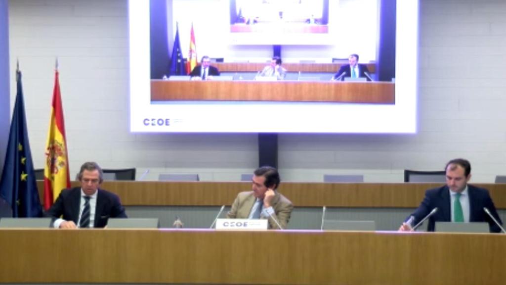 El presidente de la CEOE, Antonio Garamendi, el vicepresidente, Íñigo Fernández de Mesa, y el jefe de la Oficina de Proyectos Europeos, Luis Socías.