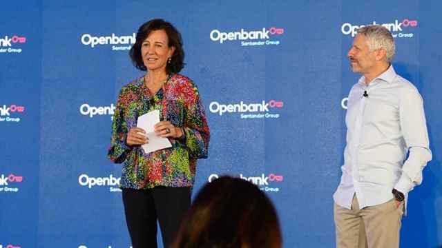 Ana Botín, presidenta de Santander, junto a Ezequiel Szafir, consejero delegado de Openbank.