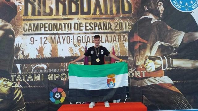 Julián Lozano Pintado, campeón de España de kickboxing