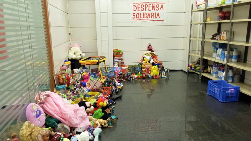 'Despensa solidaria' del local. EE