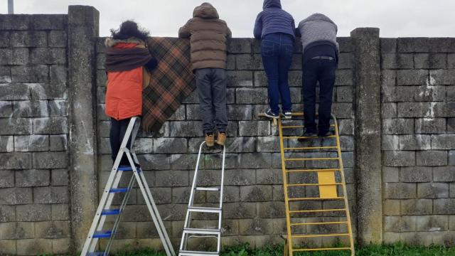 Aficionados del equipo juvenil del Rácing de Ferrol vieron el derbi en el campo de A Gándara