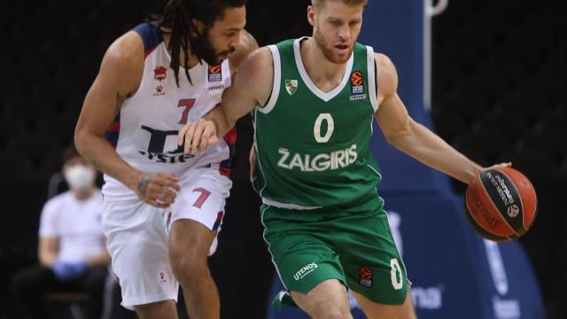 Henry ante Walkup en el Zalgiris-Baskonia