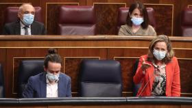 Pablo Iglesias y Nadia Calviño, en el Congreso.