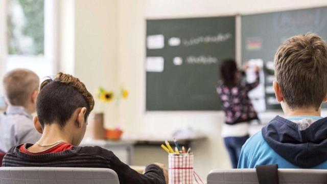 Estudiantes durante el transcurso de una clase en una imagen de archivo.