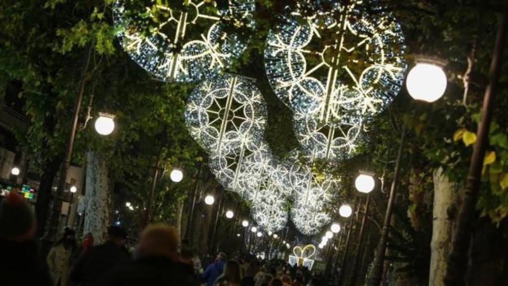 Luces de Navidad en Granada capital.