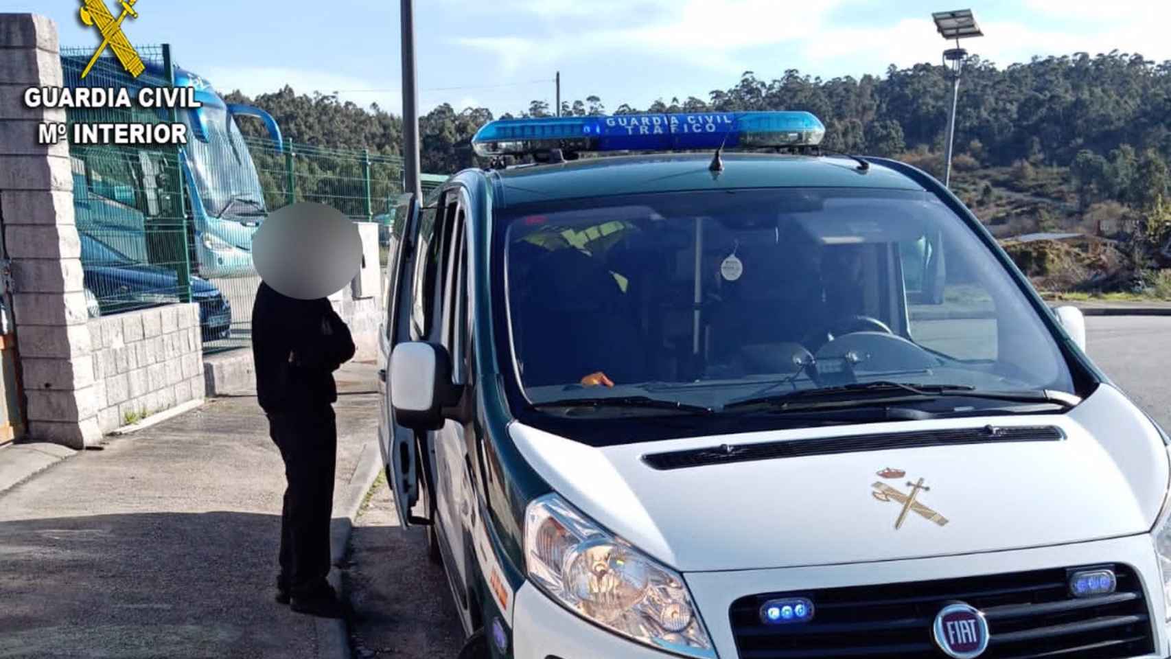Investigado un conductor que huyó tras sufrir un accidente en Portas (Pontevedra)