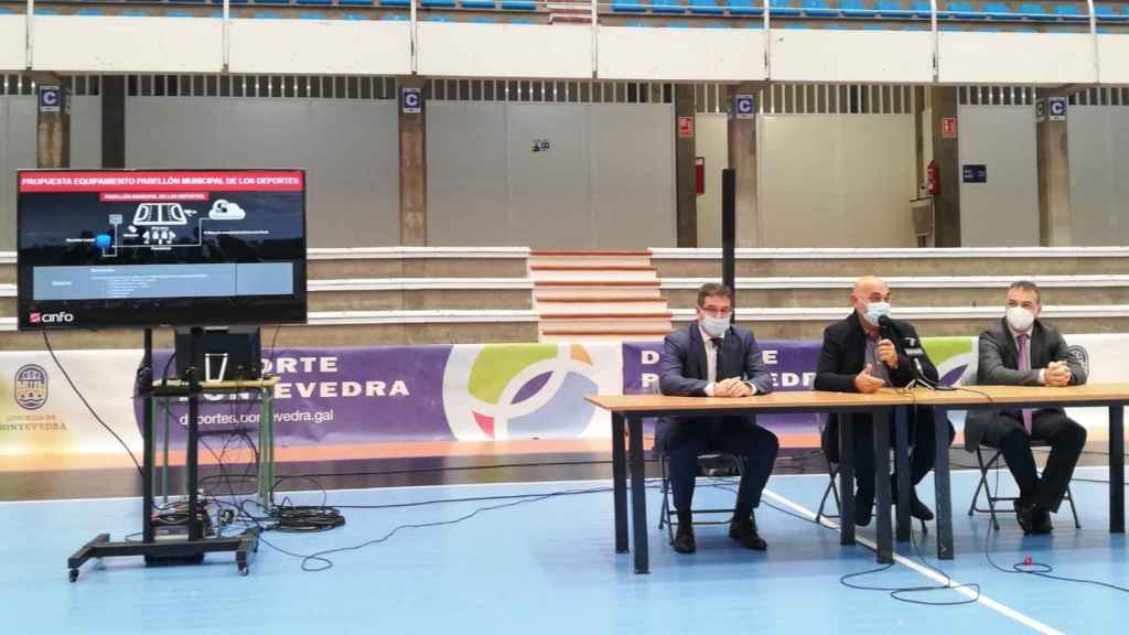 Presentación del sistema ‘tiivii’ instalado en el polideportivo pontevedrés