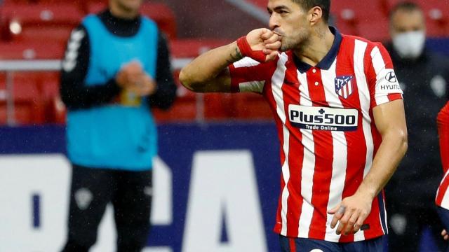 Luis Suárez celebra un gol con el Atlético de Madrid