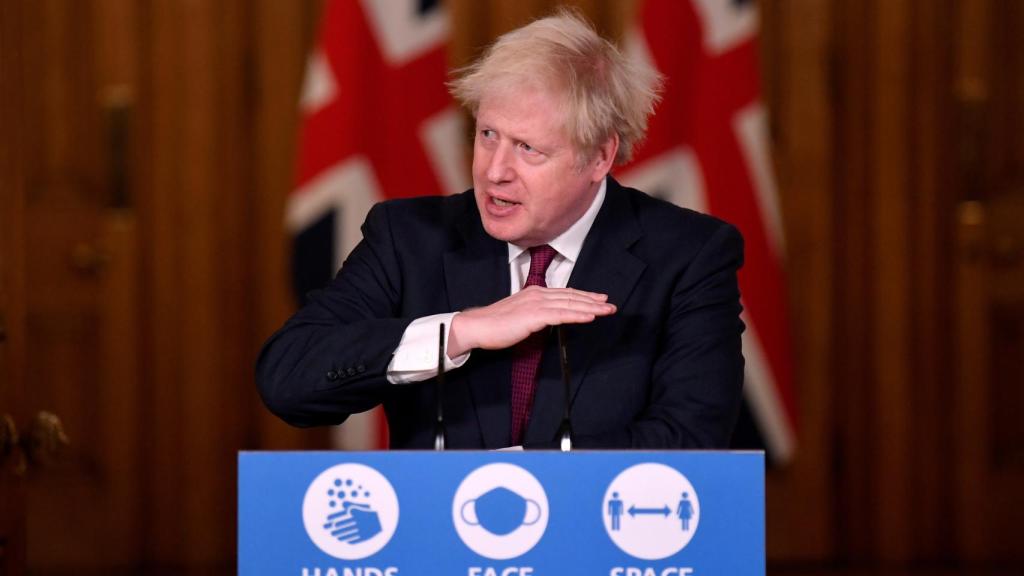 Johnson durante la rueda de prensa que ha ofrecido en Londres.