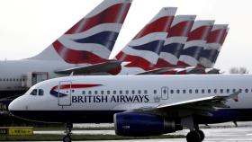 Varios aviones de British Airways, en la terminal 5 del aeropuerto de Heathrow, en Londres.
