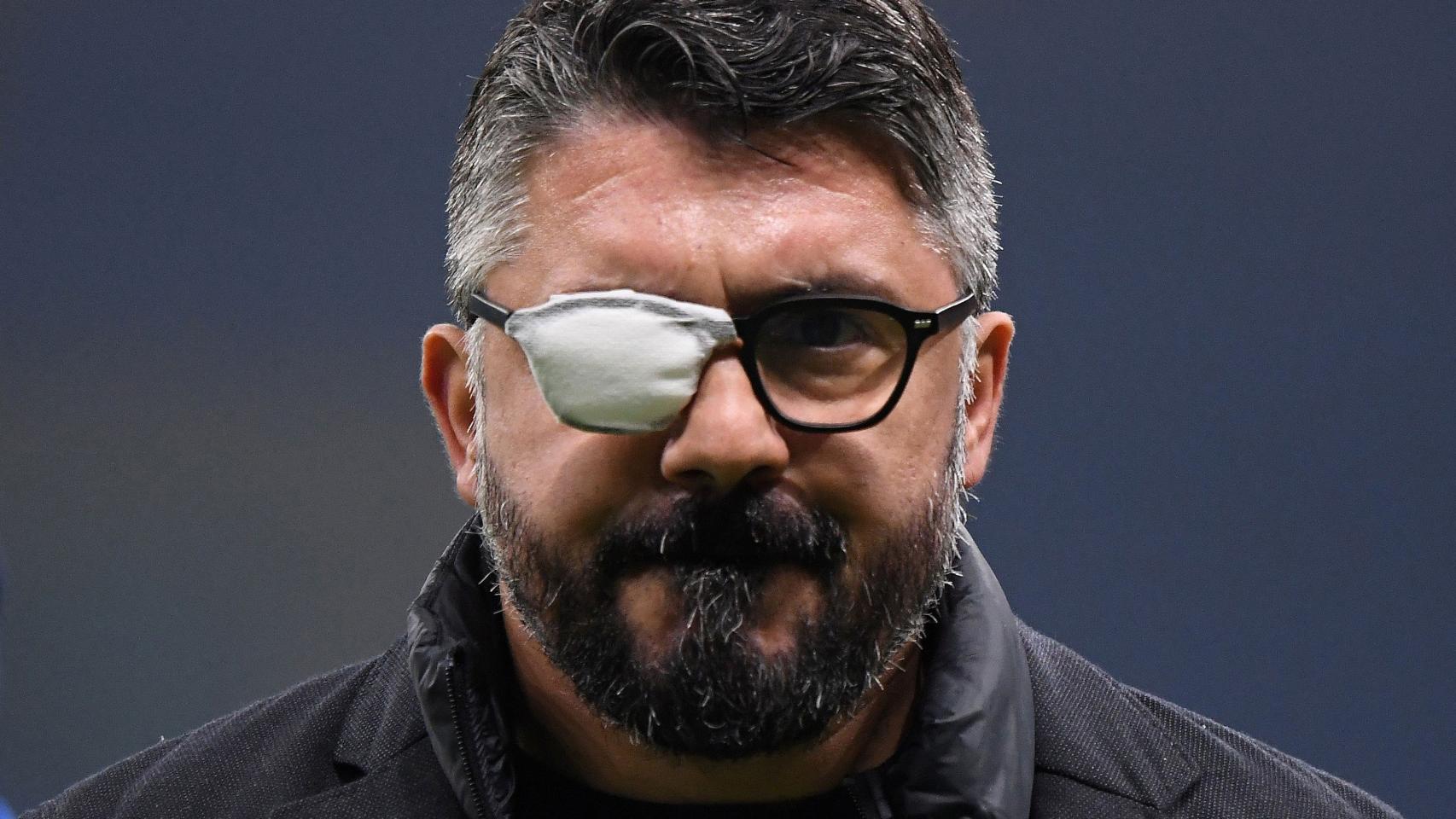 Gennaro Gattuso, en un partido del Nápoles con el parche en el ojo