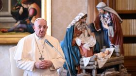 El Papa en una audiencia general en la Biblioteca del Palacio Apostólico en el Vaticano.