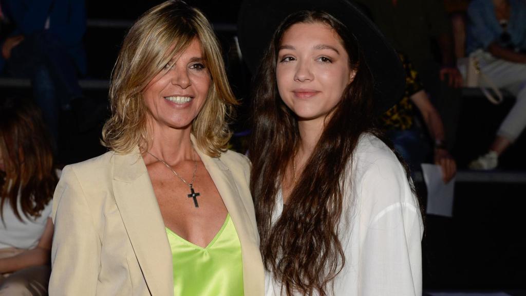 Arancha de Benito con su hija Zaira en la Fashion Week de Madrid.