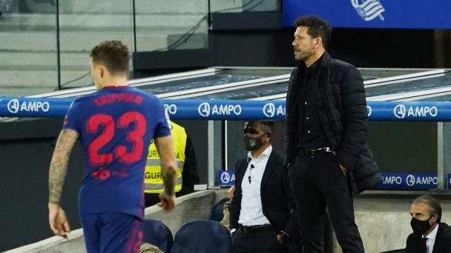 Trippier y Simeone, durante el Real Sociedad - Atlético de Madrid de la jornada 15 de La Liga