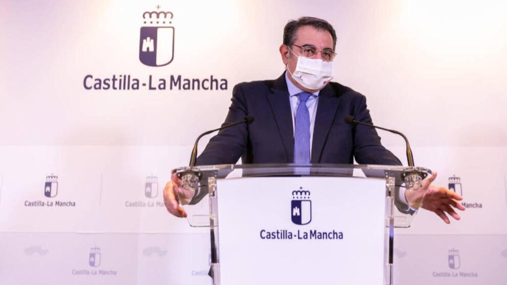 Jesús Fernández Sanz, consejero de Sanidad de Castilla-La Mancha, este martes en rueda de prensa