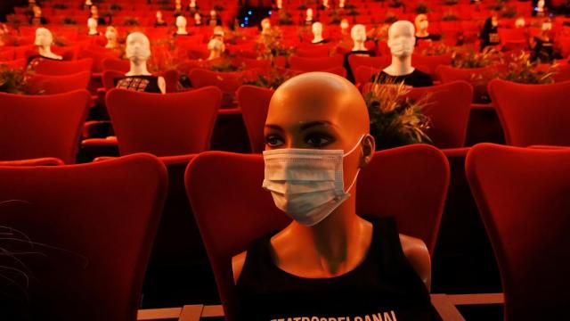 Instalación de Blanca Li en la reapertura de los Teatros del Canal