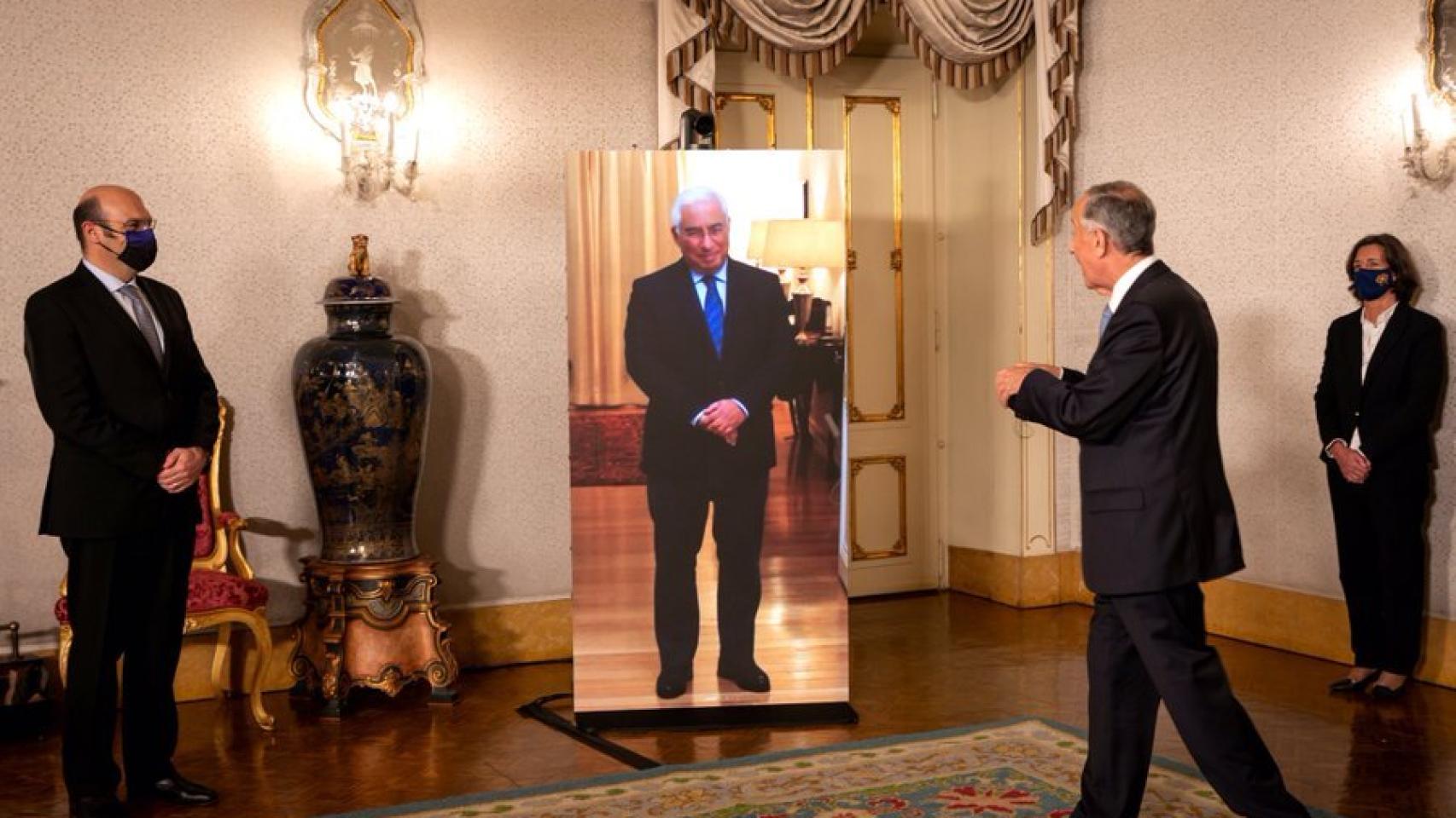 El primer ministro de Portugal, Antonio Costa, felicita la Navidad al presidente de la República, Marcelo Rebelo de Sousa.