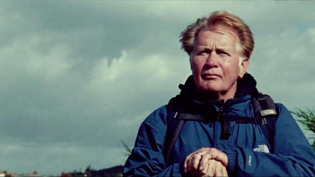 Imagen promocional de The Way, con Martin Sheen recorriendo el Camino de Santiago.