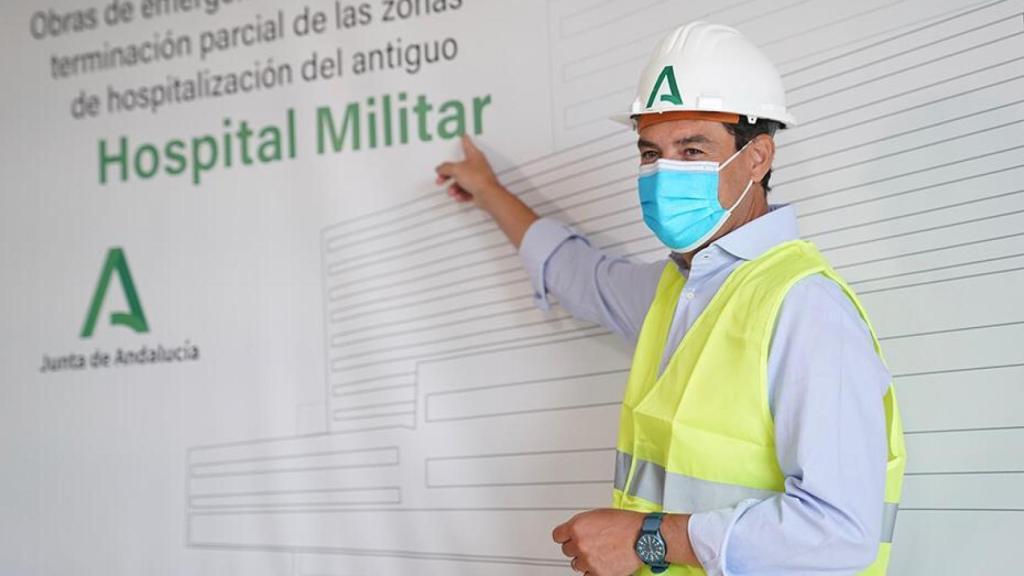 Moreno  Bonilla durante una visita a las obras del centro sanitario.