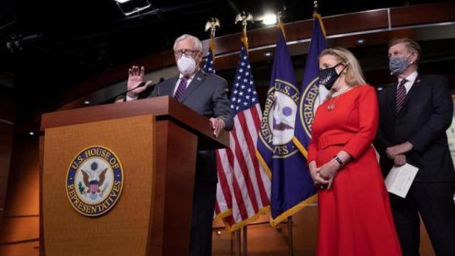 Steny Hoyer, líder demócrata en el Senado, durante una rueda de prensa este jueves.