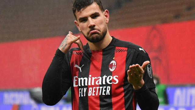 Theo Hernández celebra un gol con el AC Milan