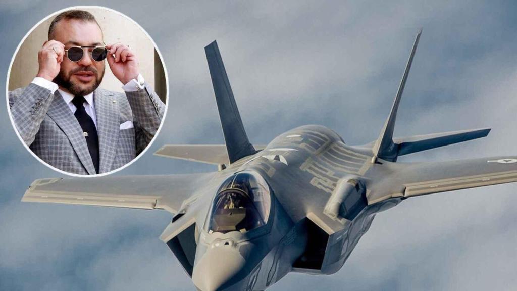 Un caza F-35 y el rey de Marruecos, Mohamed VI.