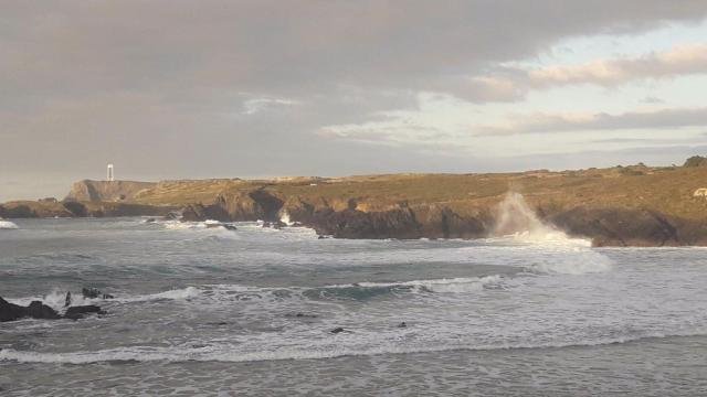 Olas en la playa de Meirás, Valdoviño (A Coruña).