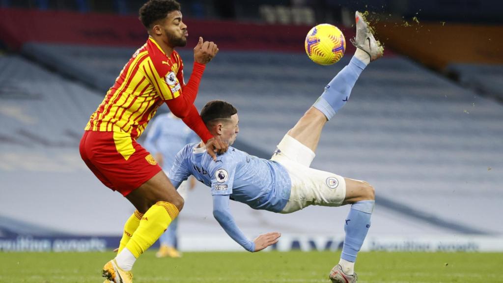 Phil Foden, haciendo una chilena en un partido con el Manchester City