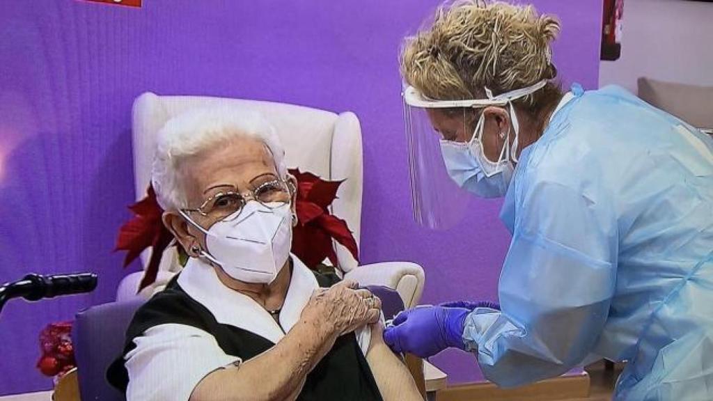 Araceli Hidalgo, la primera persona en España vacunada contra la COVID-19, el pasado domingo.