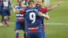 Morales celebra su gol con el Levante