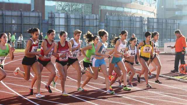 Salida de una prueba en las series municipales de atletismo del año 2015