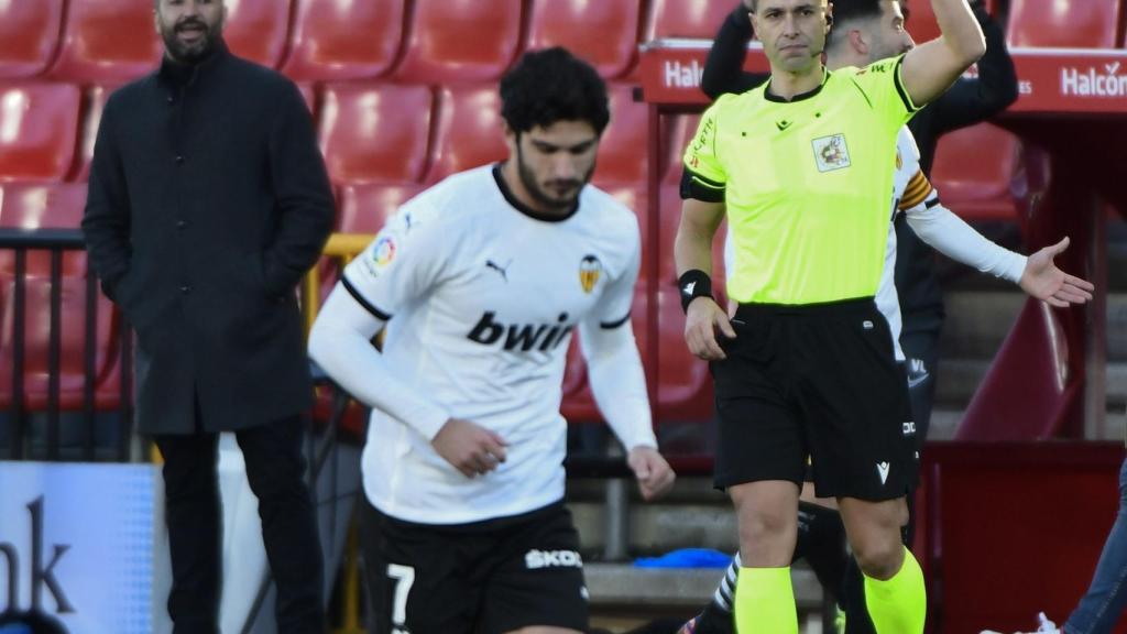 Guedes durante el encuentro del Granada-Valencia