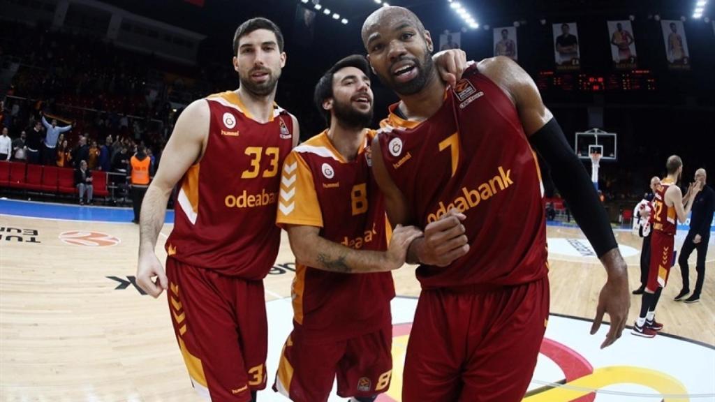 Alex Tyus celebrando con el Galatasaray