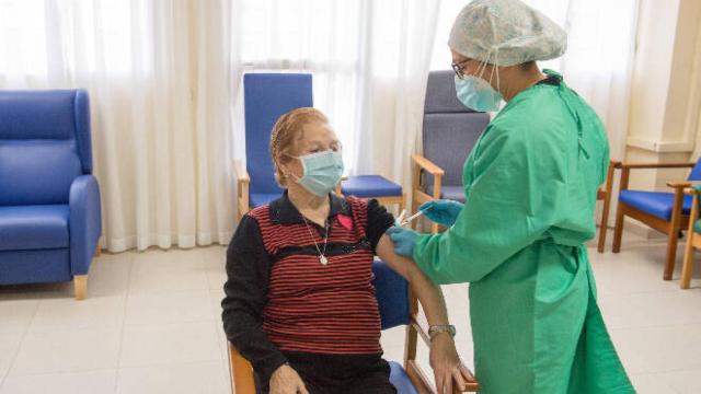 Vacunación en la residencia de Torrijos