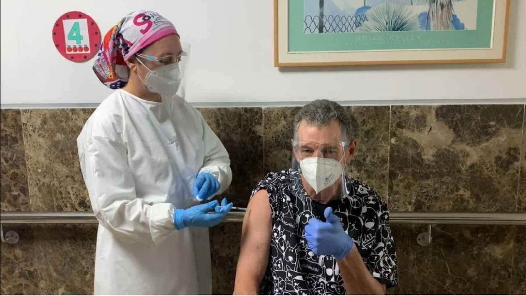 El director de la Residencia Nuestra Señora de África en Ceuta, Gonzalo Barredo, uno de los primeros en ser vacunados.