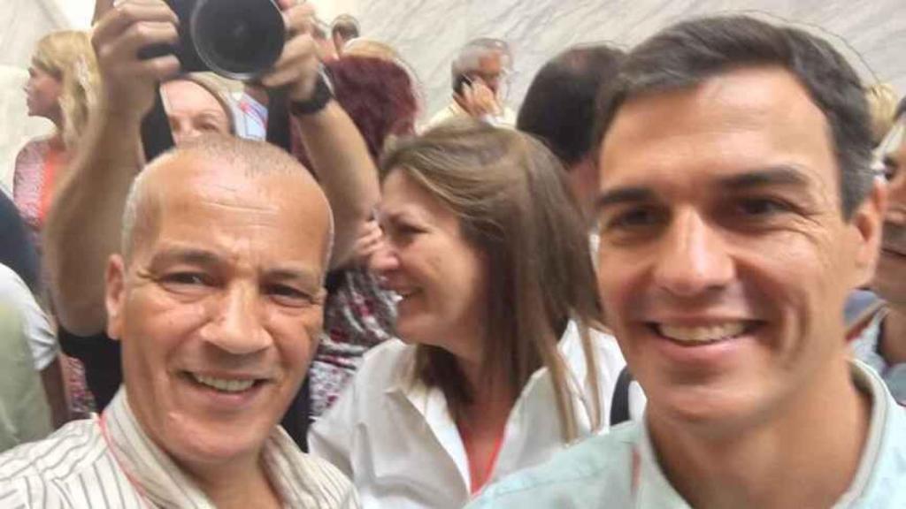 Nordin Fatah, novio de la exministra Trujillo, con Pedro Sánchez.