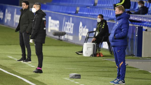 Koeman da instrucciones en la banda