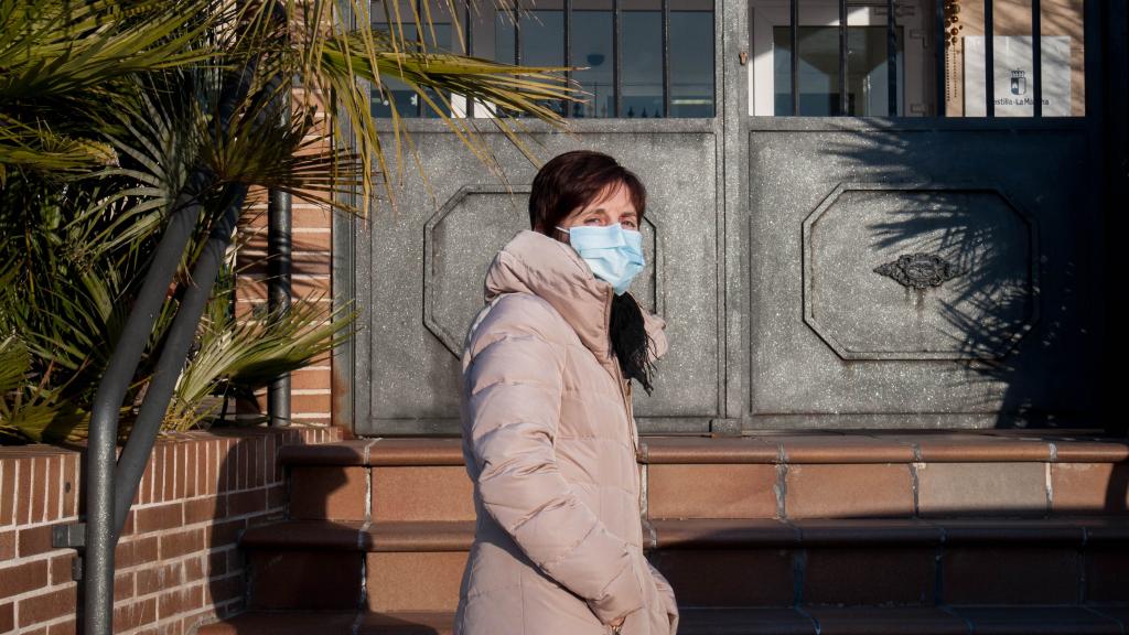 Caridad, vecina de Illescas de 65 años. Tiene a su madre de 94 años ingresada en la residencia con Covid.