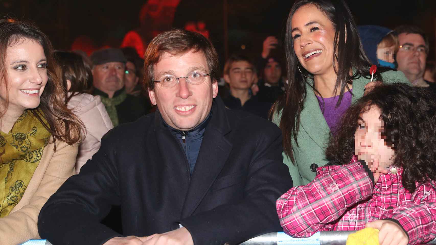 Andrea Levy, José Luis Martínez Almeida y Begoña Villacís en la cabalgata de Reyes de 2020.