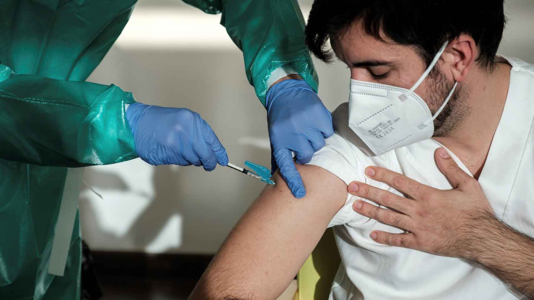 Un momento del primer acto de vacunación en el área de salud de Ibiza y Formentera