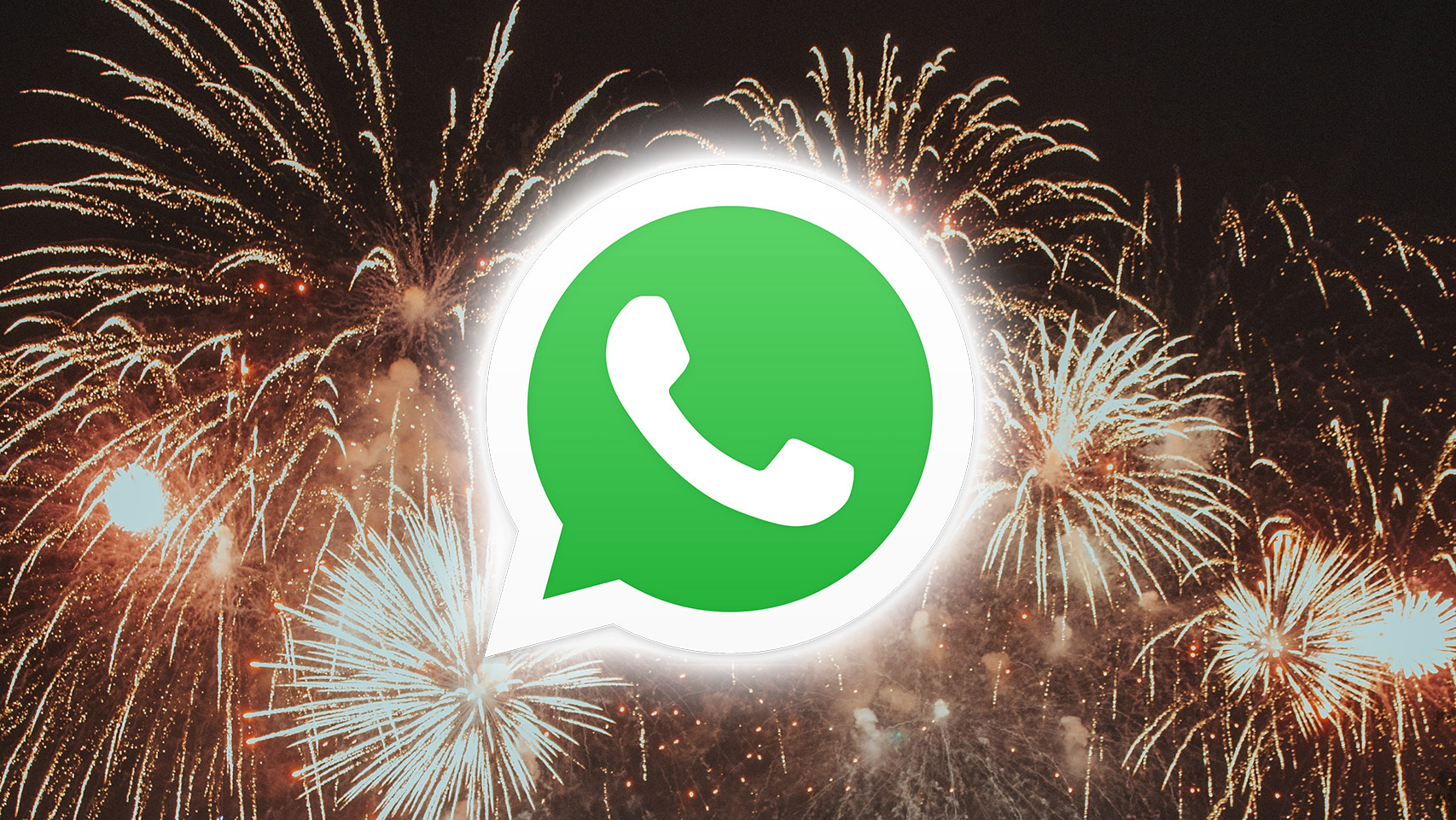 Fuegos artificiales tras el logo de WhatsApp.