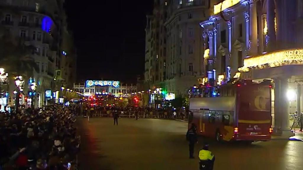 Asistentes a la cabalgata de Reyes de Valencia. À PUNT