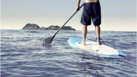 Paddle surf.