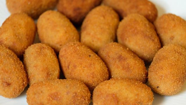 Cómo hacer croquetas de pollo y queso