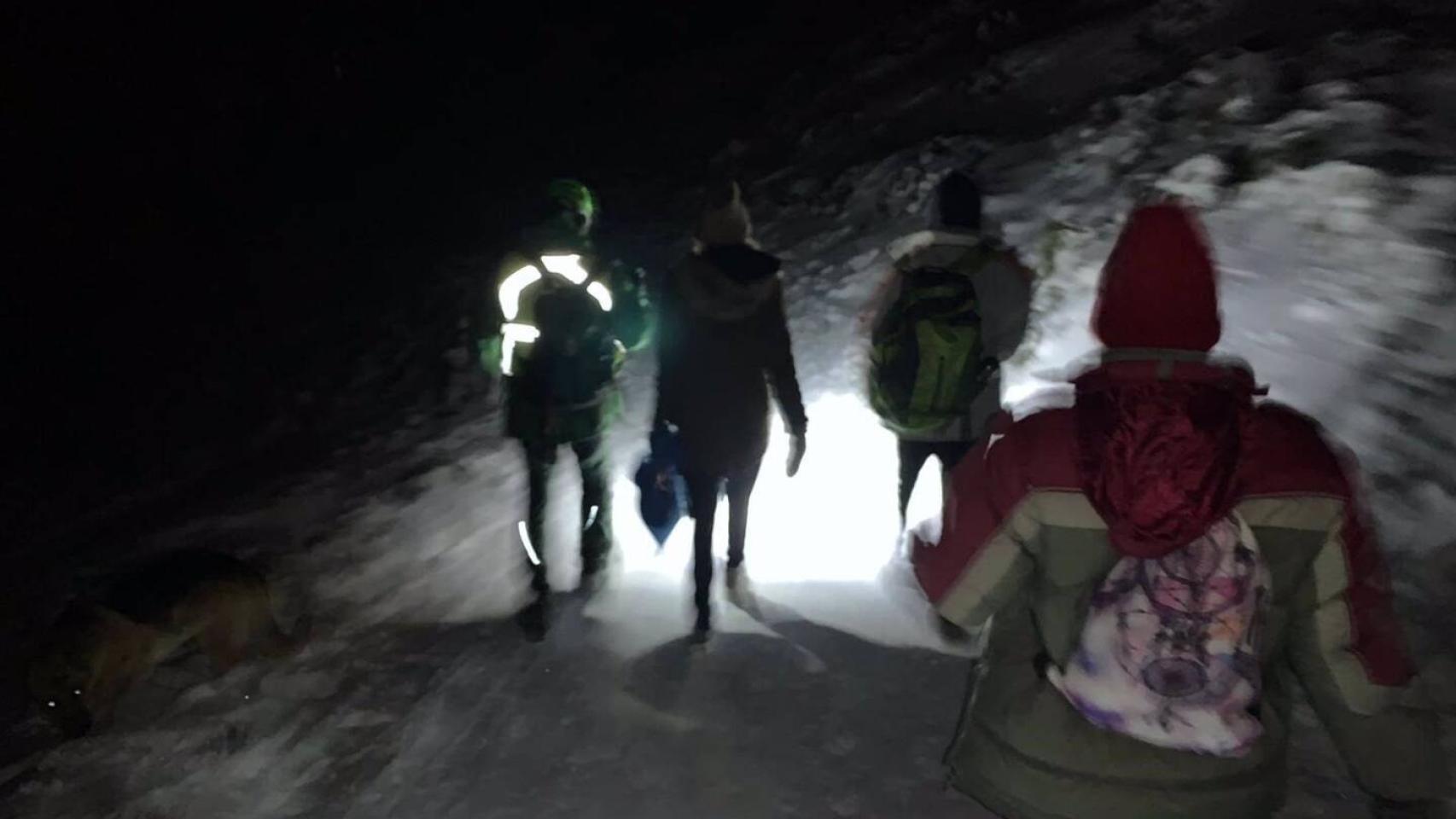 Jóvenes rescatados en Navacerrada. Foto. Guardia Civil