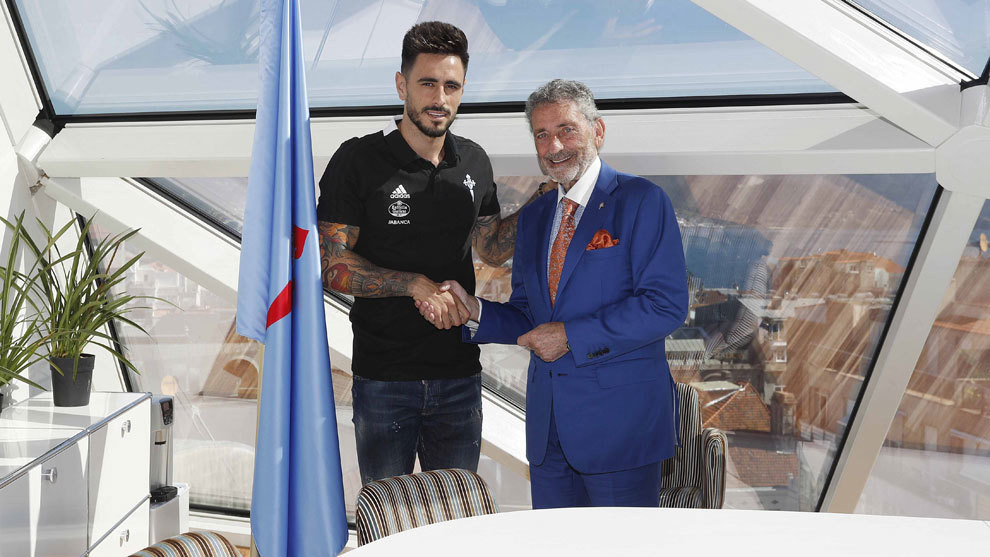 David Costas, en su última renovación con el Celta en 2019