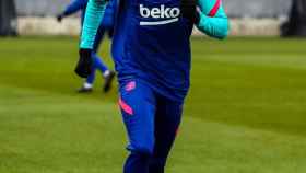 Ilaix Moriba, durante un entrenamiento con el FC Barcelona