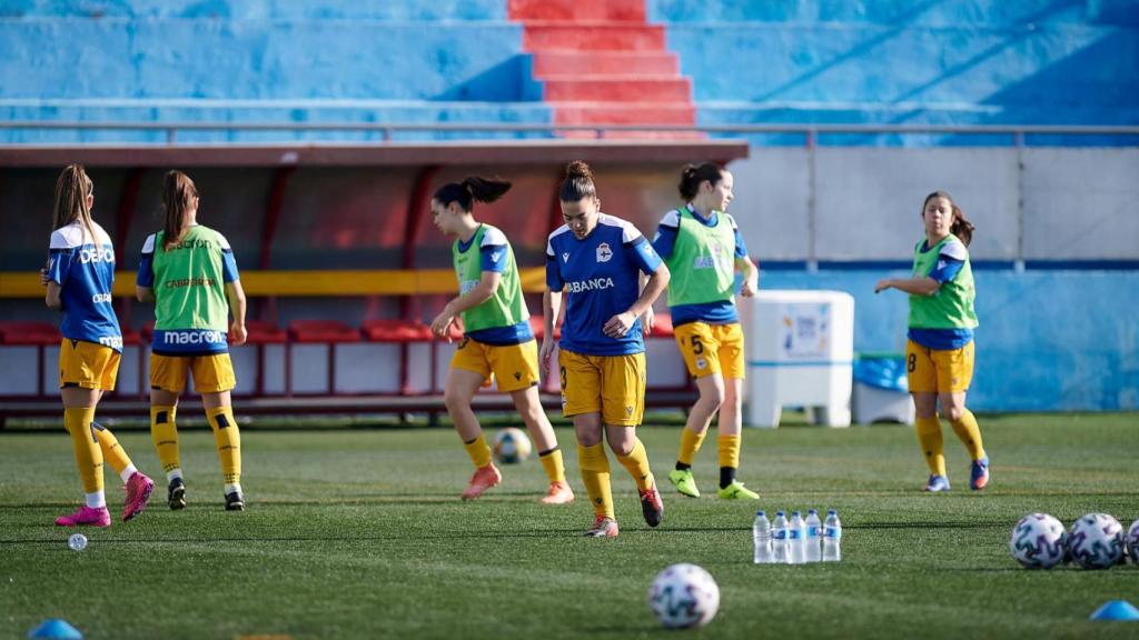 Quince jugadoras del Deportivo, en aislamiento tras un positivo de Covid